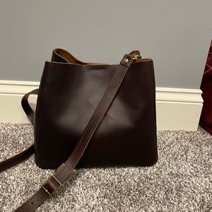 Portland Leather Goods Premium Butterfly Bucket Crossbody Bag - Grizzly
